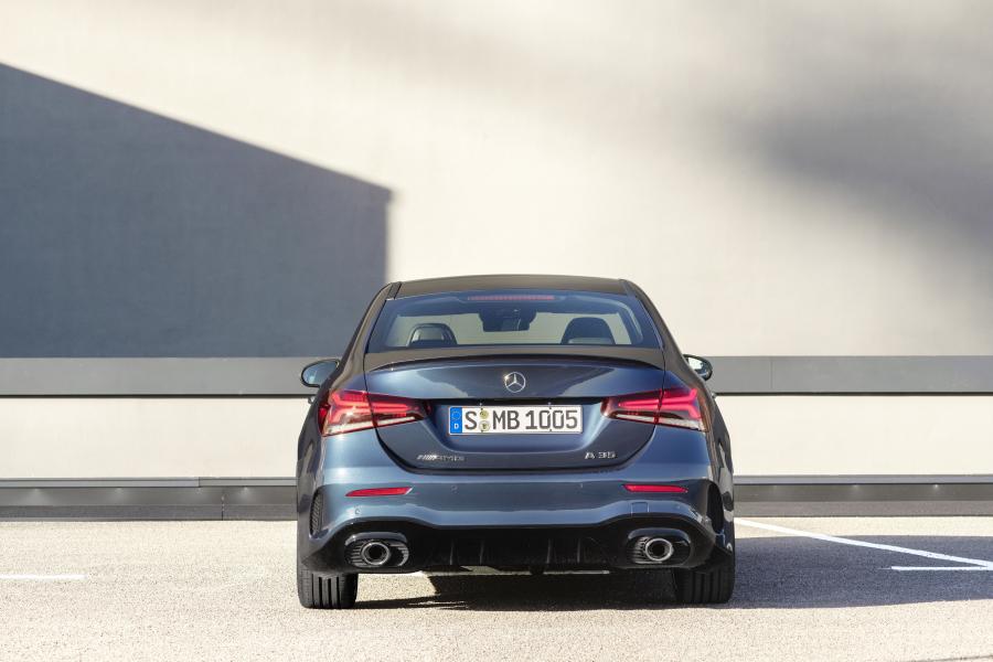  Mercedes-AMG A35 4Matic Sedan (V177) 2019 года  (WW) (фото 19 из 25)